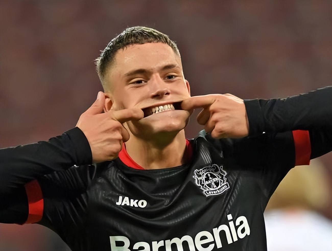 包含施密特：弗赖堡有望捍卫主场荣誉的词条