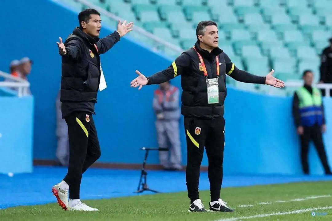 开云平台-国际足球盛会即将打响，球员奋战在前线