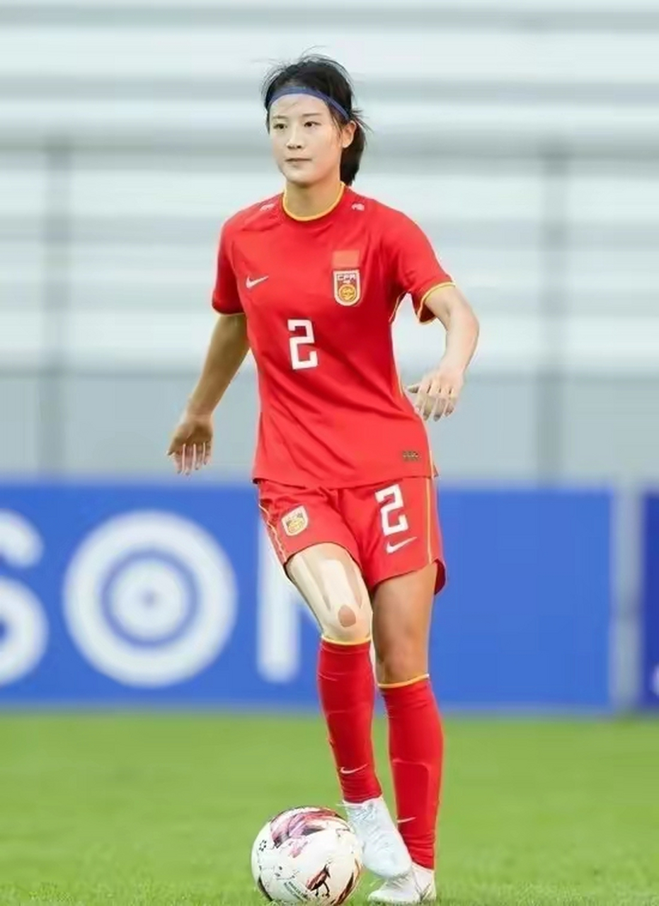 开云体育官方网站-中国女足队员在比赛中展现出色体能