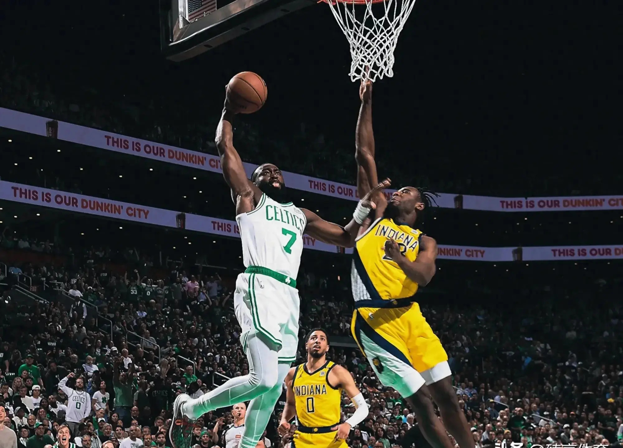 关于凯尔特人意外败北，客场失利加剧困境的信息