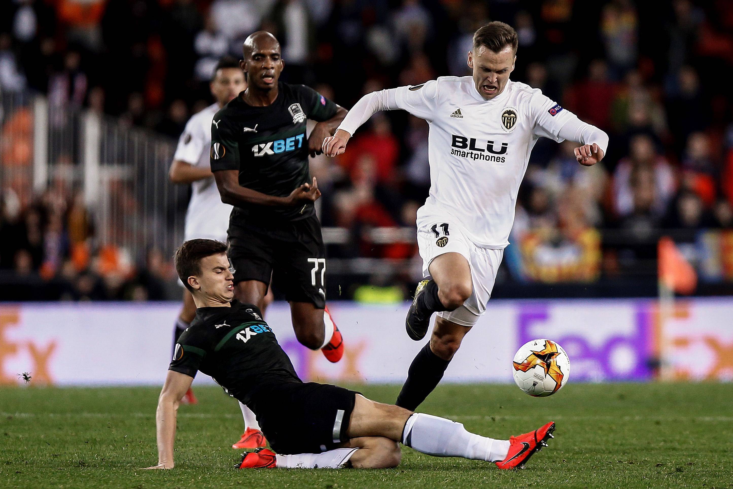 开云平台-关于AC米兰球星受伤将缺席关键对决，影响战术调整的信息