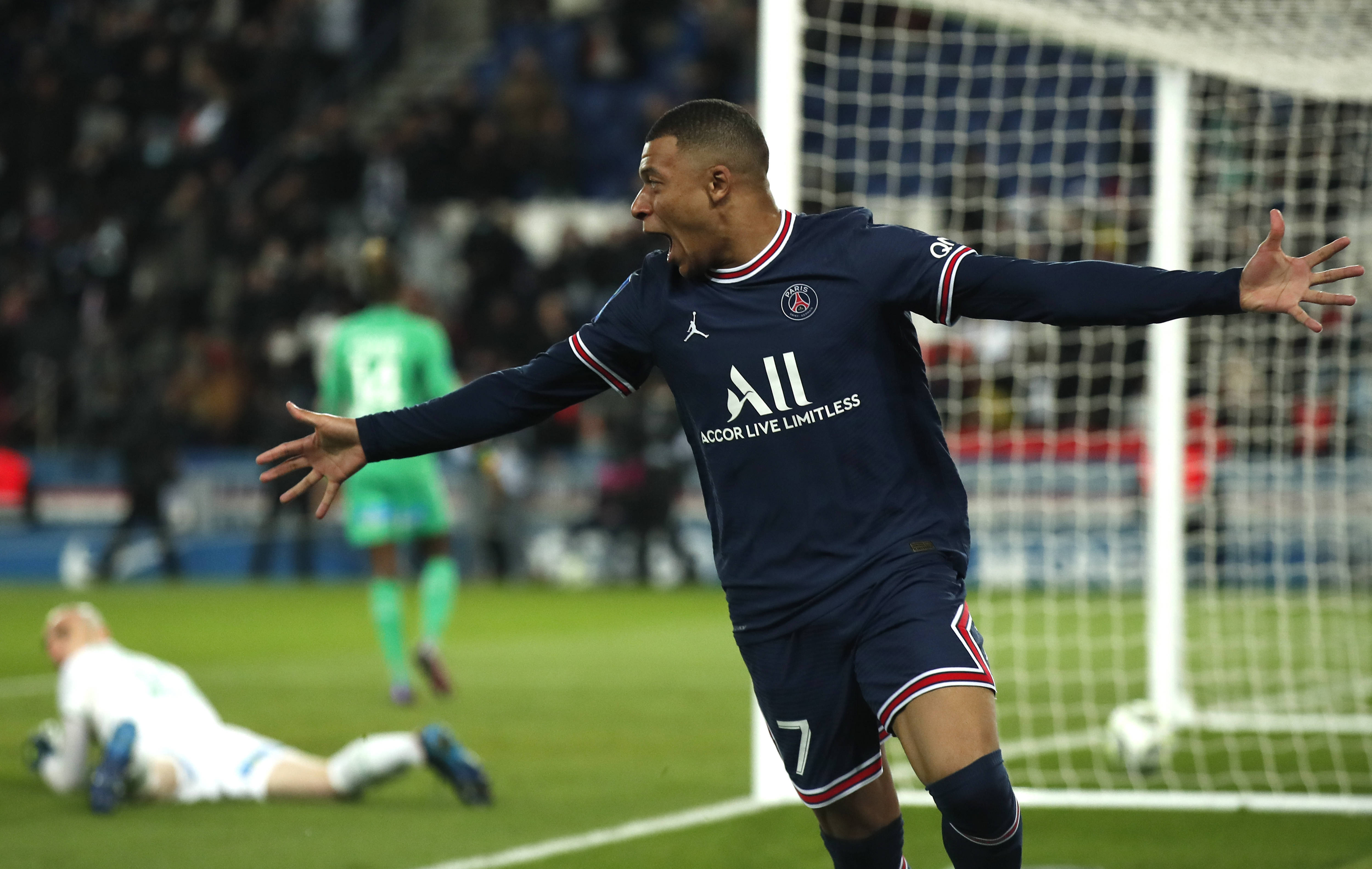 开云体育入口-包含巴黎圣日耳曼中场受伤，或将缺席关键比赛的词条