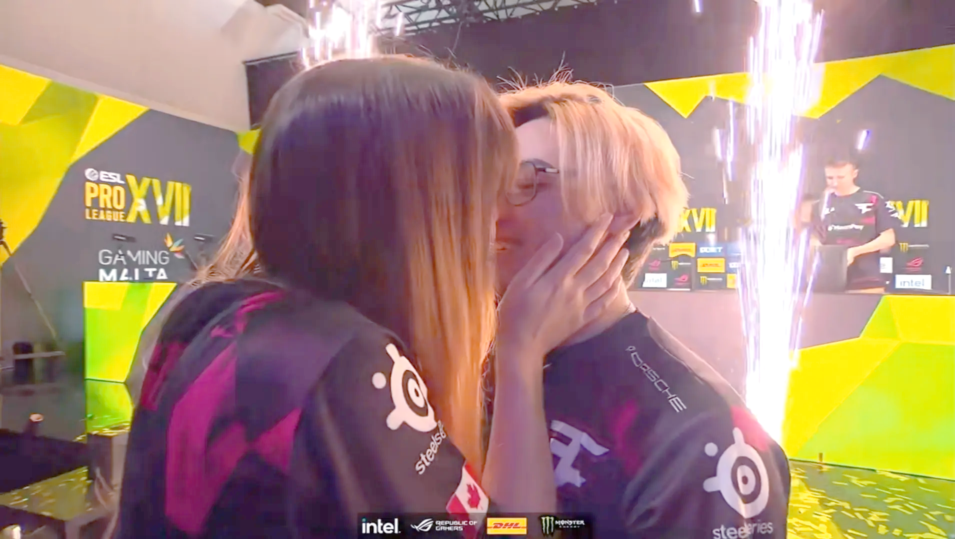 开云平台-FaZeClan夺下首局Bo5，NiKo狙击手段夺目的简单介绍