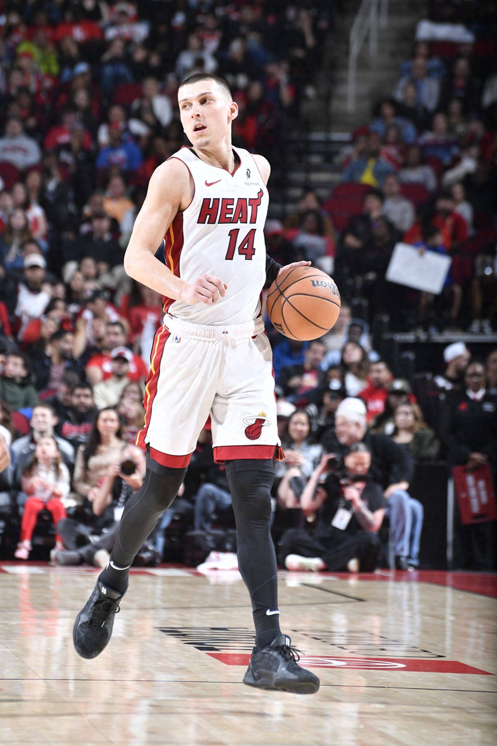 开云平台-包含热火客场取得对人的胜利，西奇独得分的词条