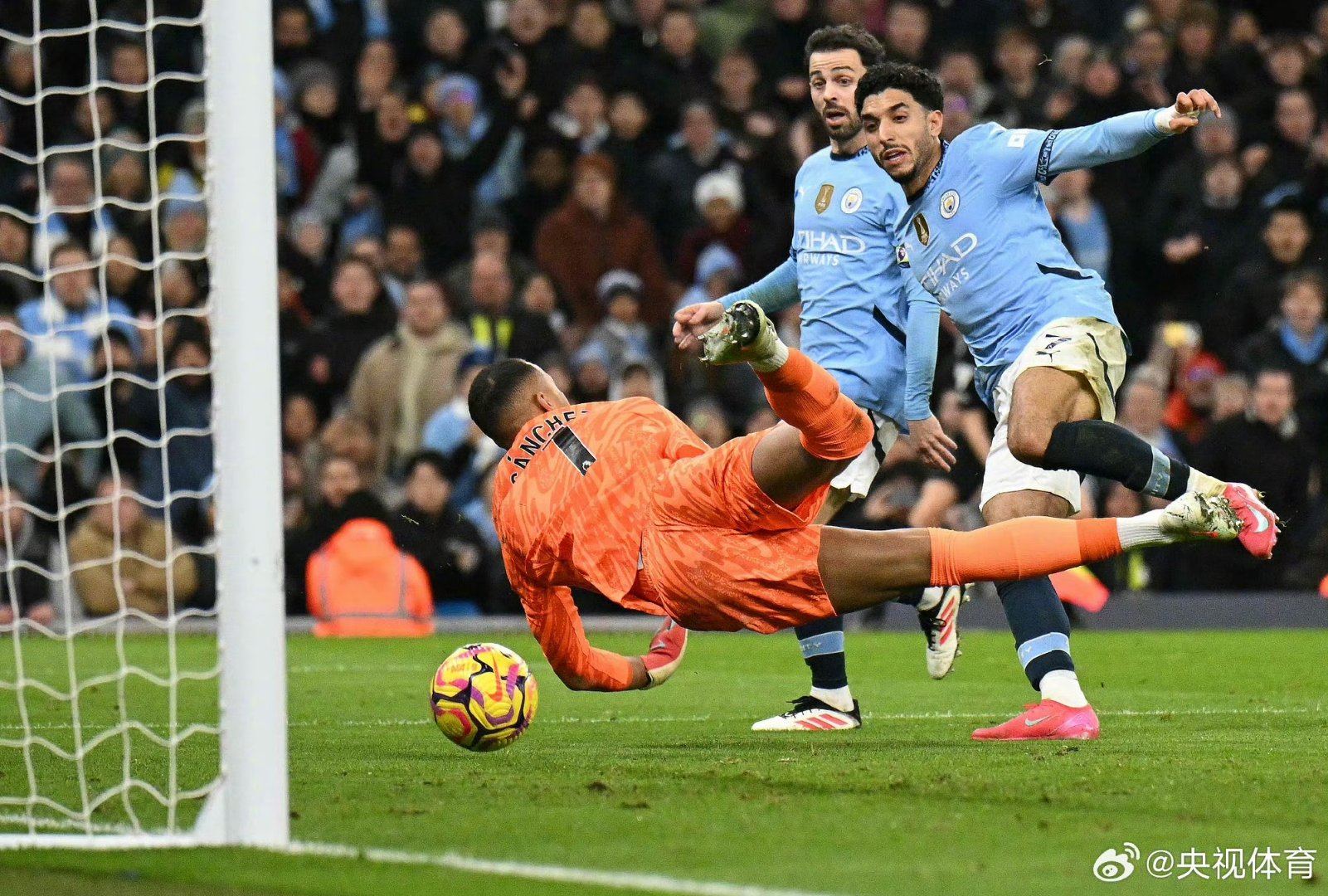 切尔西在客场获得突破性胜利，稳步前行