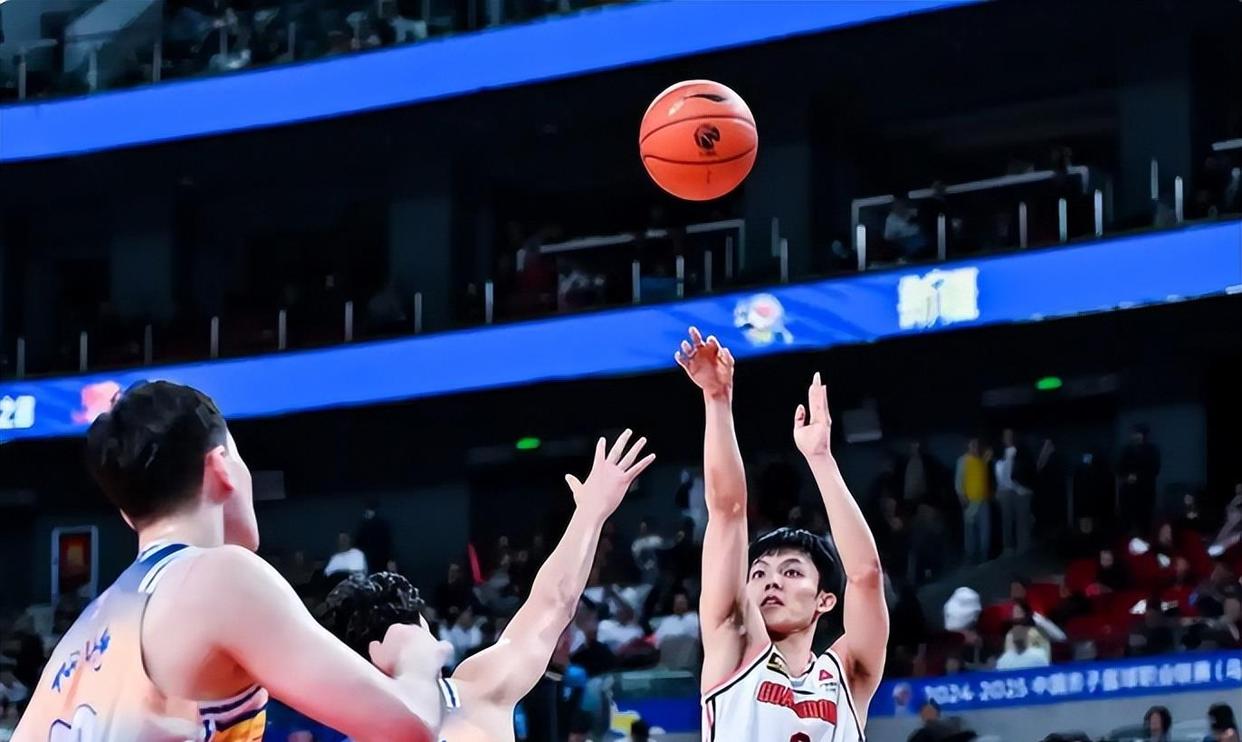 开云官网-关于广东宣布球队主教练变动球迷瞩目未来的信息