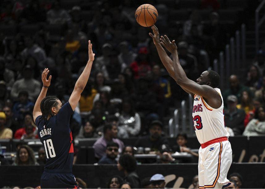 包含沙尔克遭遇惨败，陷入低迷状态的词条