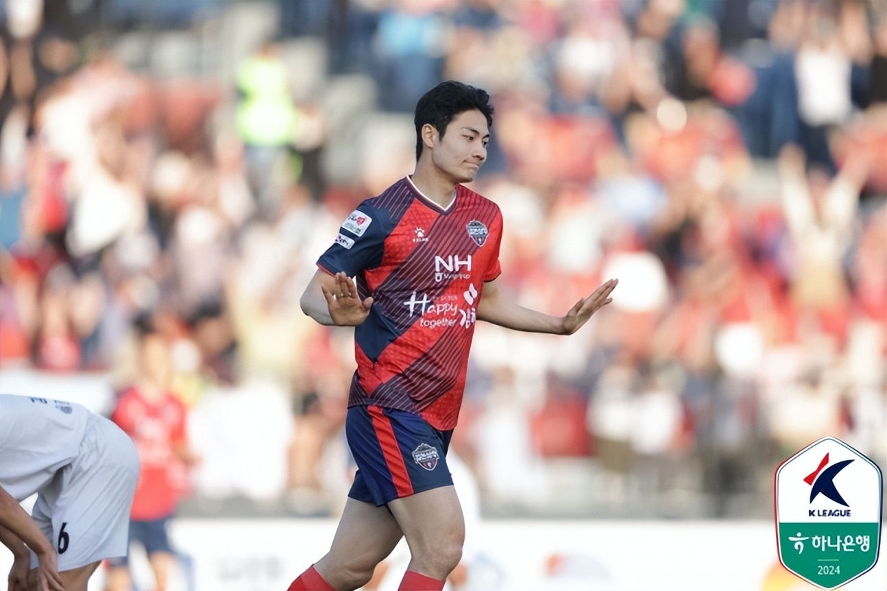 关于狼队主场大捷，全力争取前四的信息