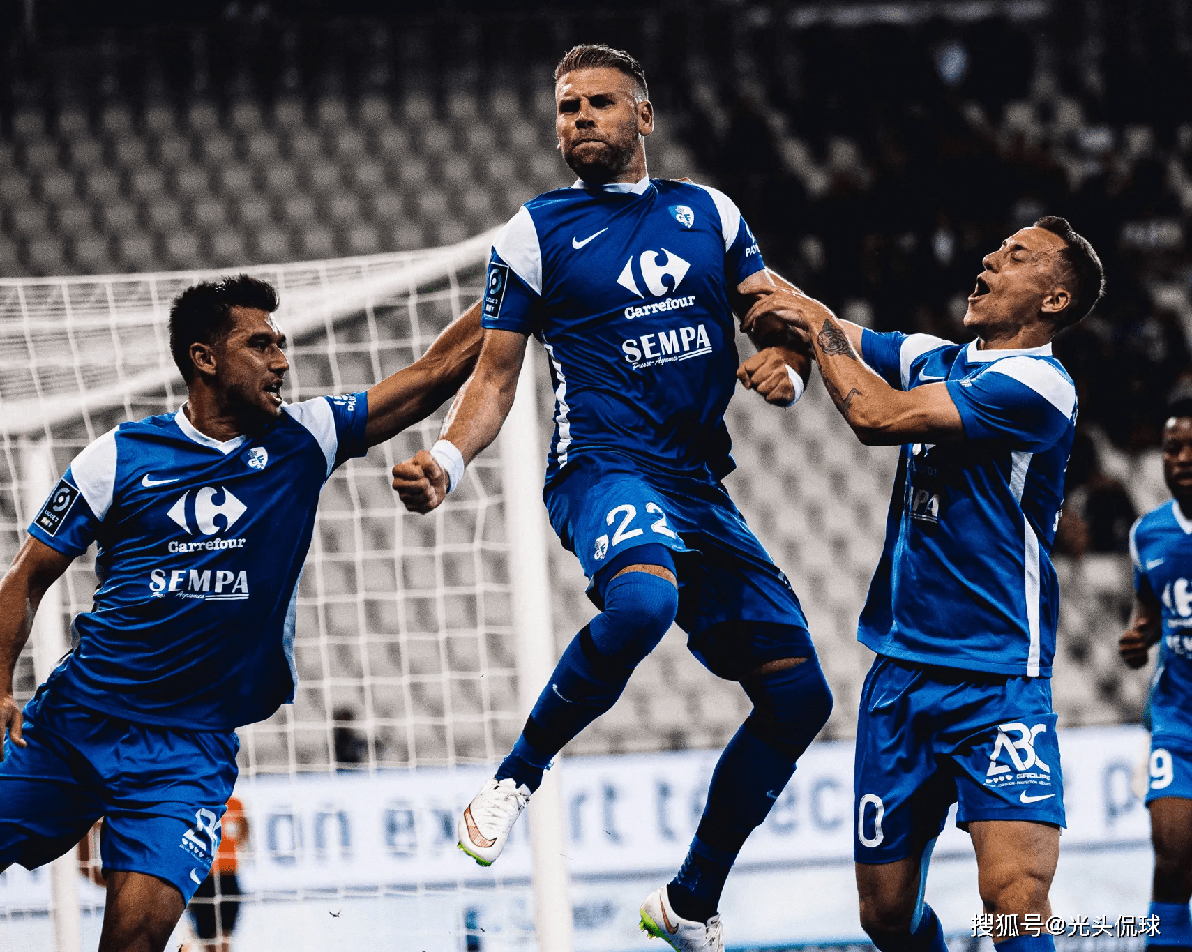 开云体育在线-巴黎FC在主场大获全胜，渐入佳境