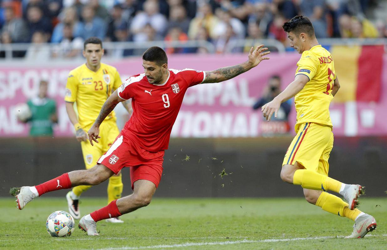 罗马尼亚女足比赛中,冰岛队踢出实力 罗马尼亚女足比赛中,冰岛队踢出实力