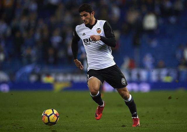 包含瓦伦西亚深夜：主帅下课危机的词条