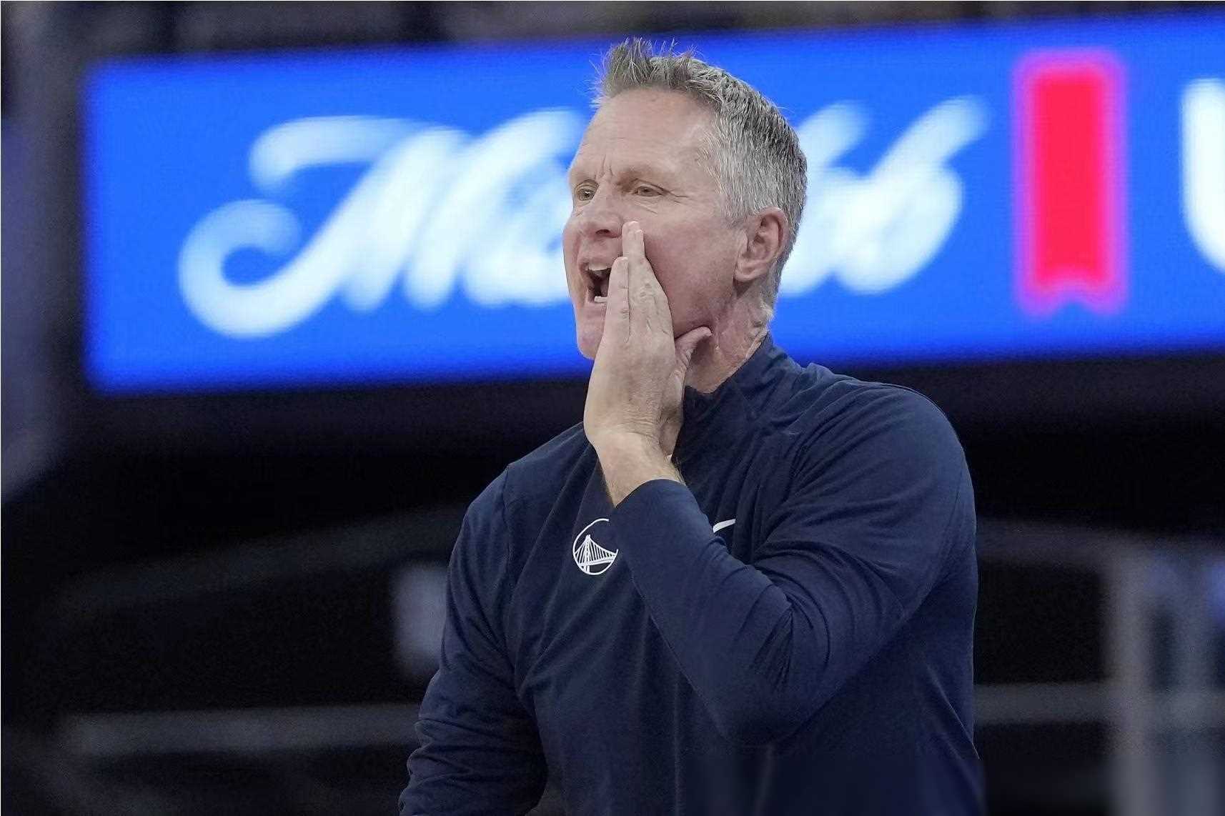 开云体育APP下载-爵士队全力以赴争取胜利，表现抢眼