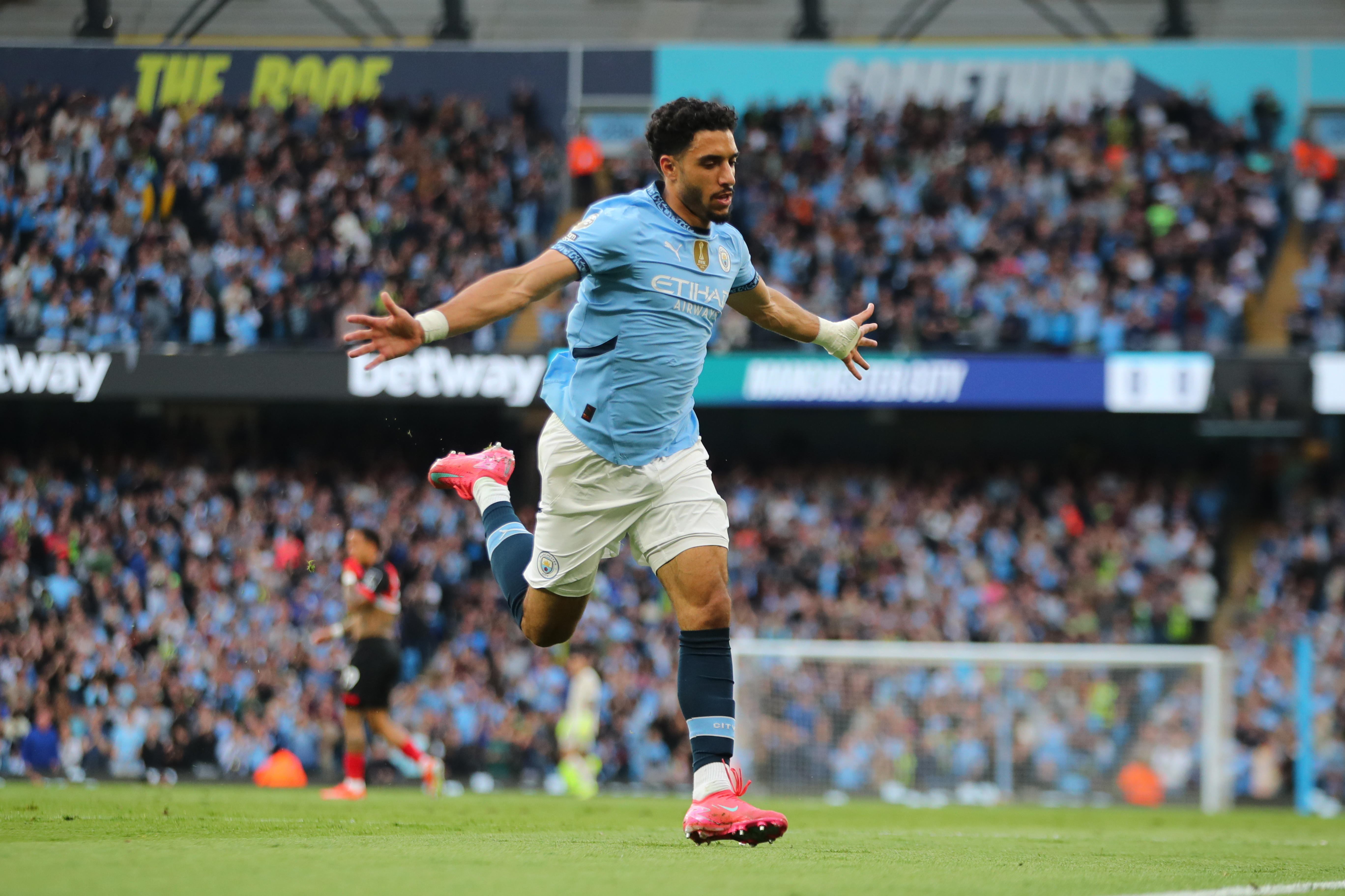 开云体育登录-关于伯恩茅斯客场惊险逆转，英格兰足球比赛竞争异常激烈的信息