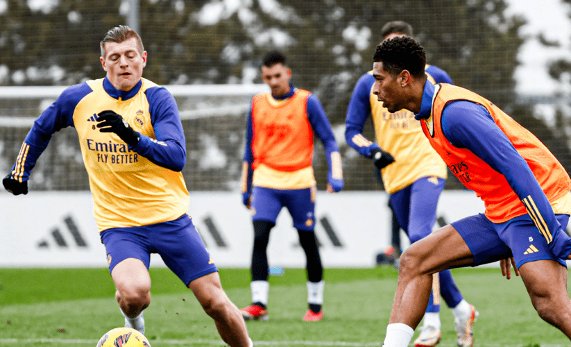 开云体育-西甲赛程再启，豪门对决场面激烈无比