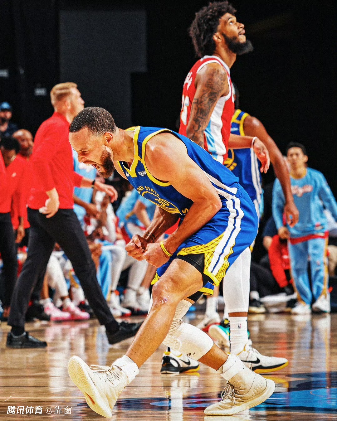 勇士胜灰熊,继续领先西部 勇士胜灰熊,继续领先西部