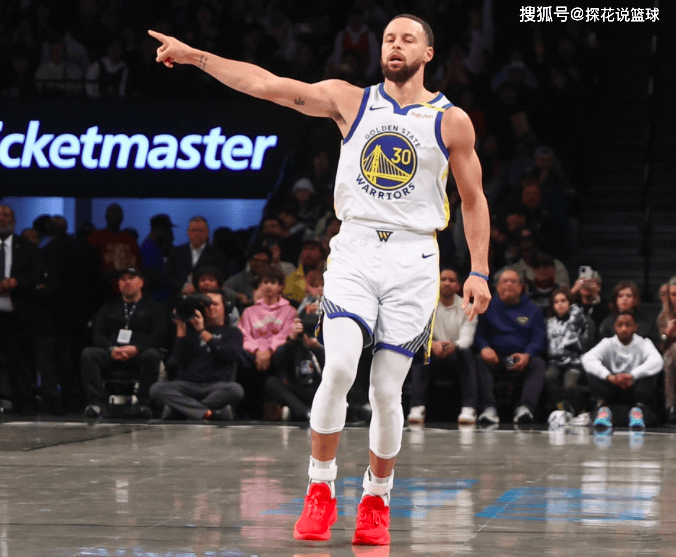 勇士击败活塞,库里轰下40+得分的简单介绍 勇士击败活塞,库里轰下40+得分的简单介绍