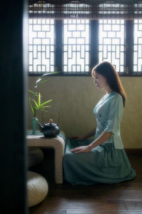 欧冠淘汰赛之夜,基耶萨连续得分,拉开差距锁定胜局