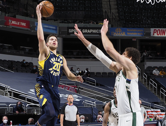 老鹰对阵步行者，字母哥赛后评分拉满