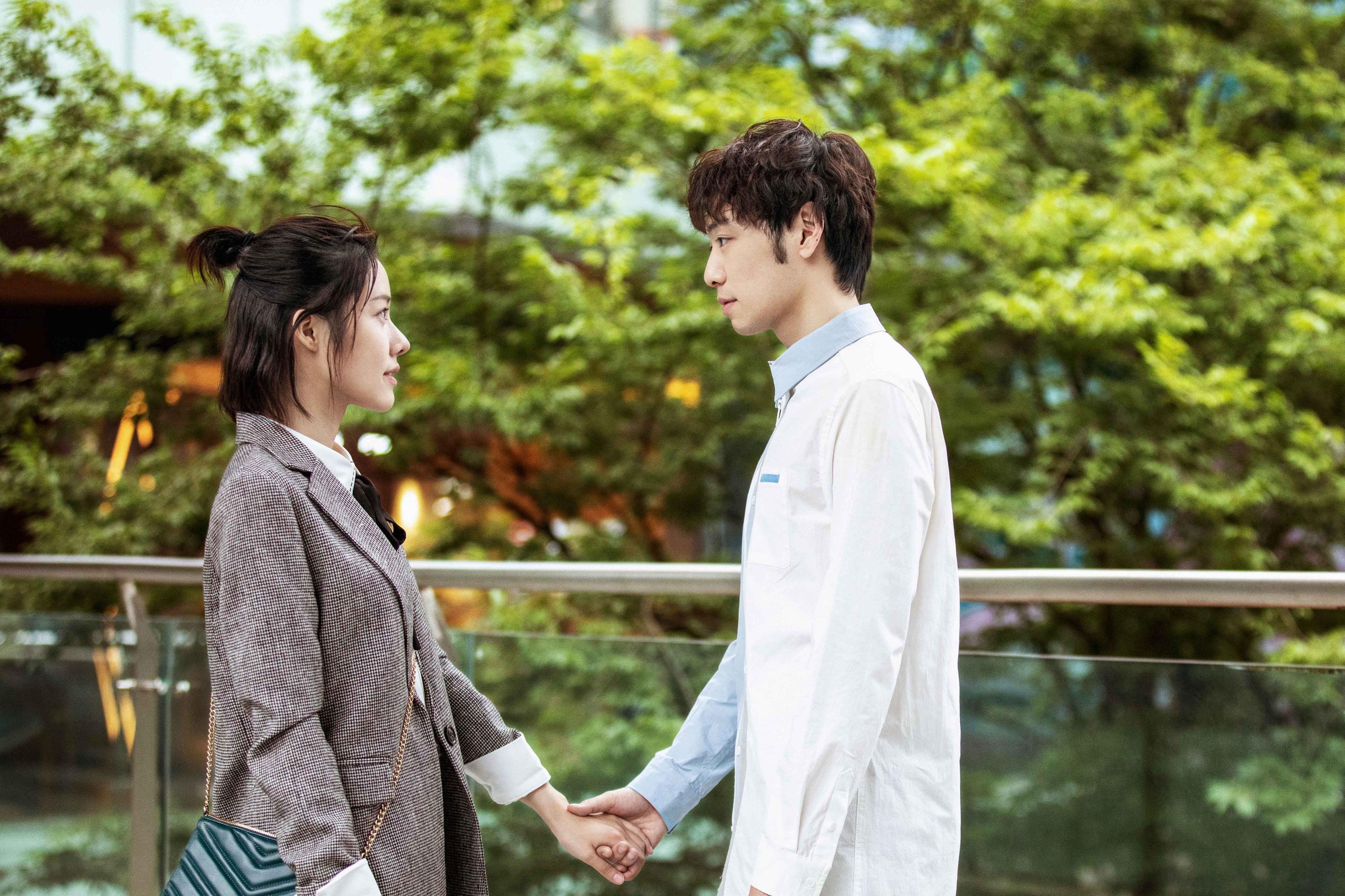 月下的异乡舞者，硝烟中的冷静焦点，恩佐如何定义新一代国家德比